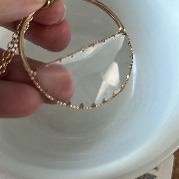 Large Circle gold color Pendent with chain - Picture 5 of 8